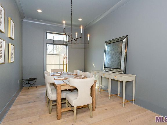 5th image of 8711 Brentwood Park Ave