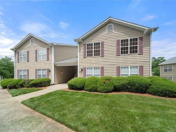 3rd image of 33 Meadowood Glen Way APT A