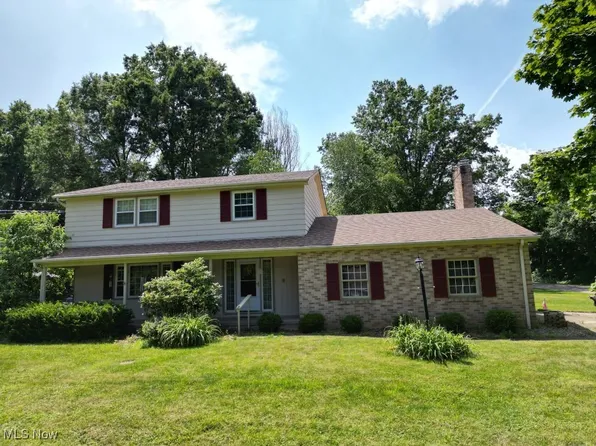 1593 Manor Dr, Salem, OH 44460