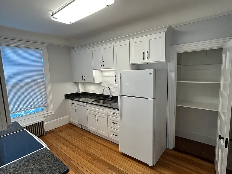 194 N Main St #1 — Photo 2