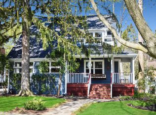 918 Lexington St, Wheaton, IL 60187