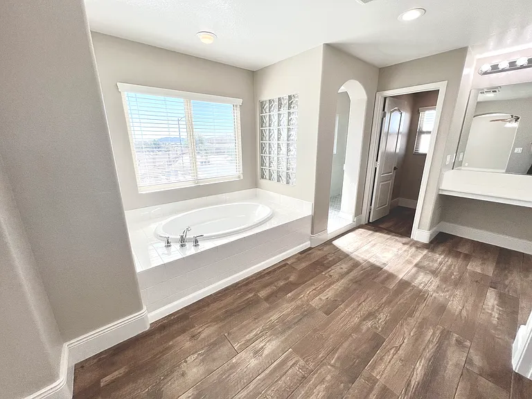 7140 Charter Crest St — Photo 55