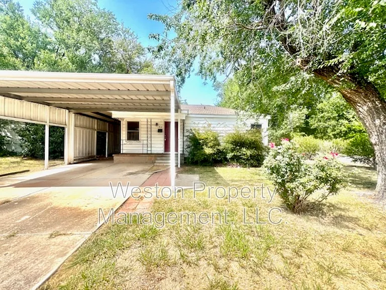 413 Reed Pl — Photo 2