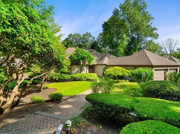 7 One Salem St, Swampscott, MA 01907