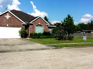 1911 Oak Shire Dr, Pearland, TX 77581