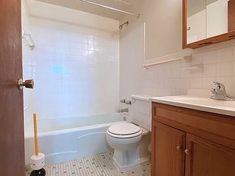 Davern Park Apartments — Photo 52