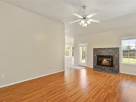 4th image of 1905 High Meadow Dr