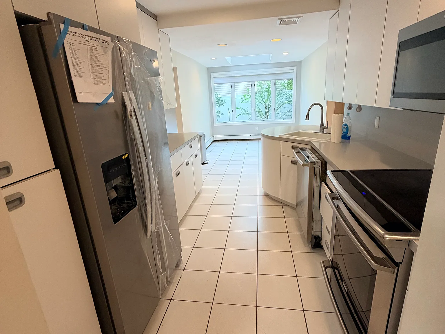 4 bed, 2364 sqft, $6,200 — Photo 3