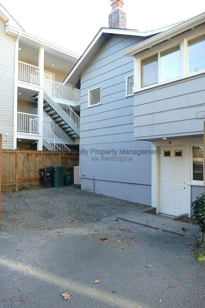 2 bed, 1.0 bath, 900 sqft, $1,900 — Photo 2