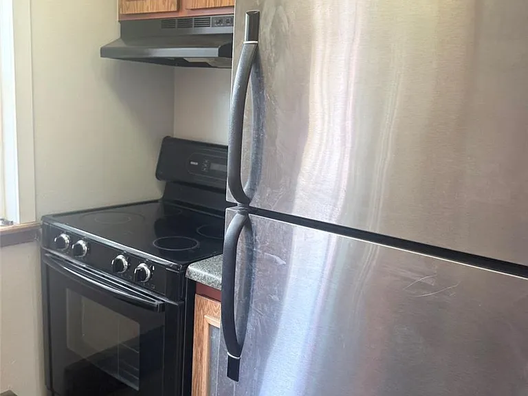 2024 Goss St #8 — Photo 5