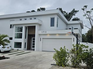 1711 Spring Creek Dr, Sarasota, FL 34239