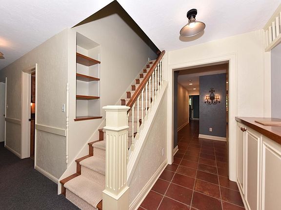2nd image of W176N8474 Sunset Ridge DRIVE