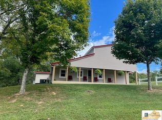 3738 V Comer Rd, Tompkinsville, KY 42167