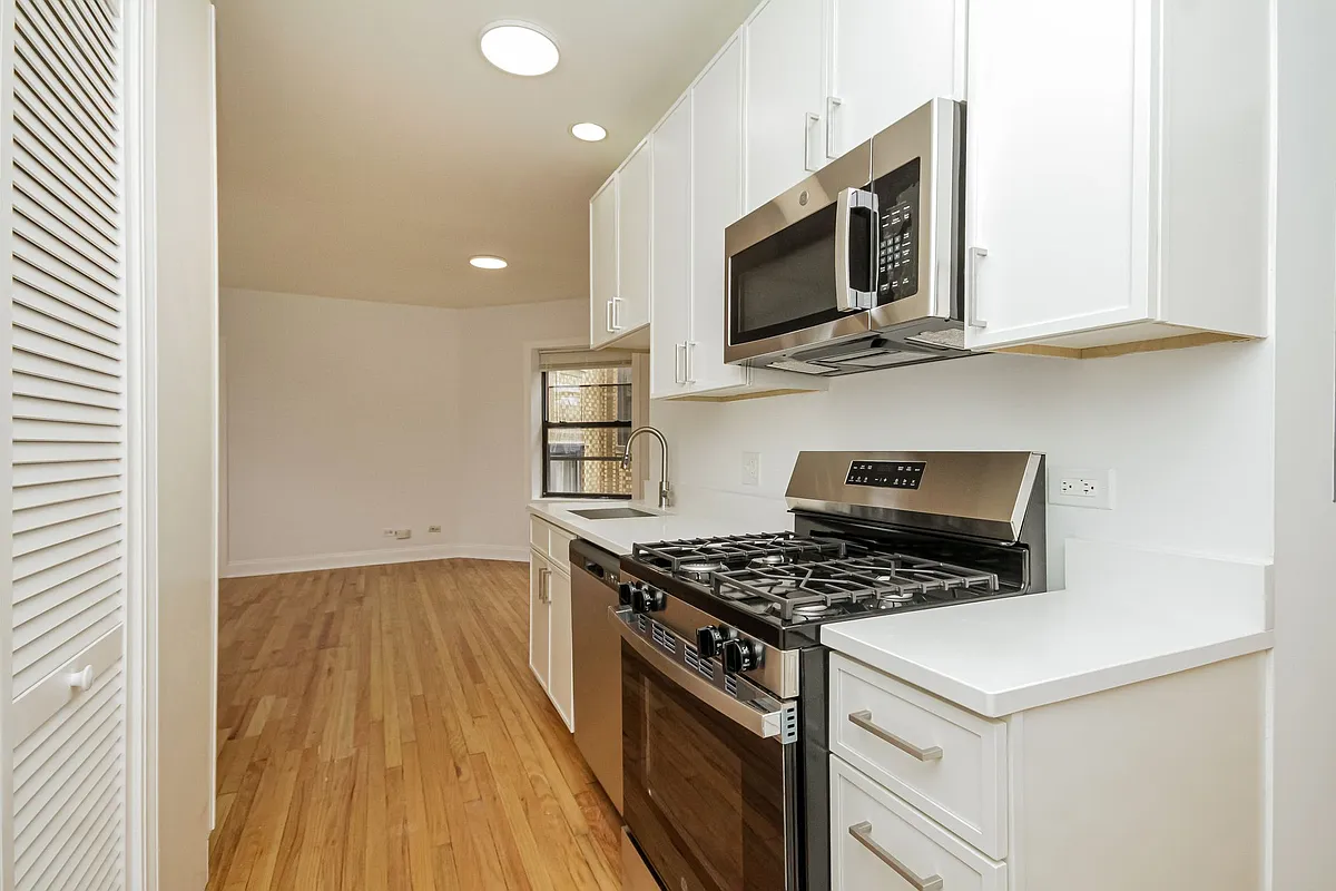 Building Photo - 37 SQUARE APARTMENTS