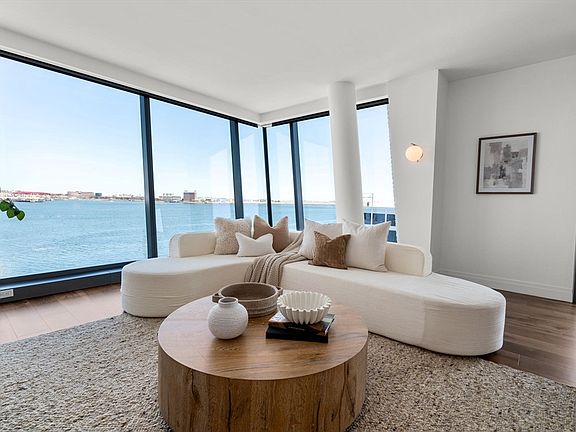 4th image of 300 Pier 4 Blvd Unit 6D