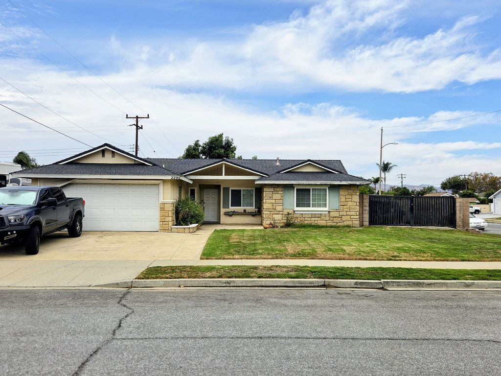 2295 Rosecrans St - Property Image