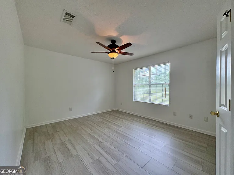 219 Fairway Dr — Photo 7