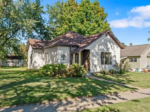 105 6th Avenue, Shell Lake, WI 54871