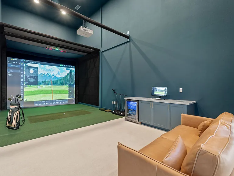 Golf Simulator Bay