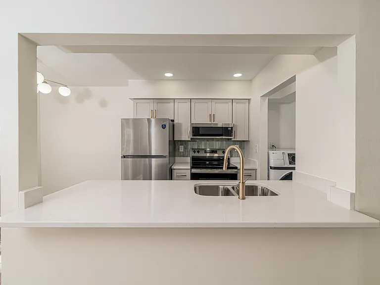 Meadow Brook Terrace — Photo 20