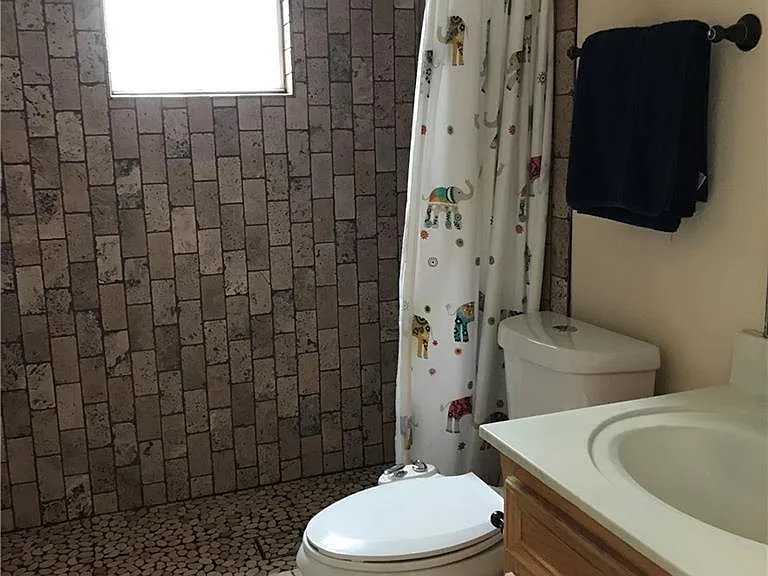 1603 Sylvia Ln — Photo 12