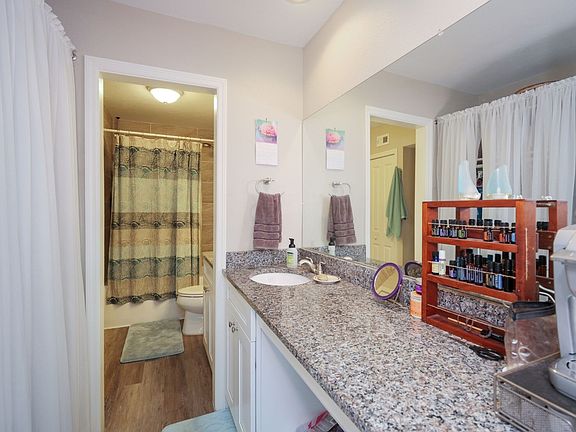 3rd image of 126 13th Ave S APT 4