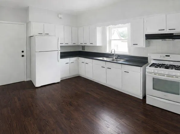 7304 W 14th St #2W, Forest Park, IL 60130