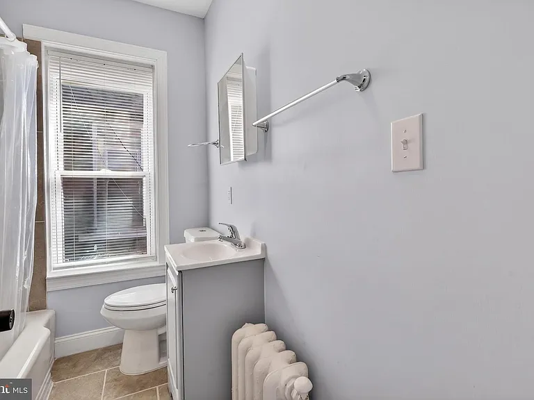 136 N Farson St — Photo 9
