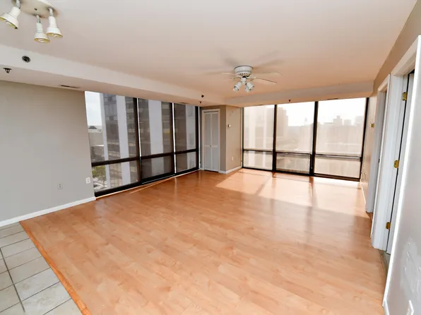 125 SW Jefferson Ave Unit E8w, Peoria, IL 61602
