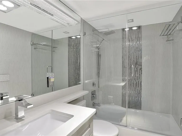 505 N Riverside Dr #4 — Photo 9