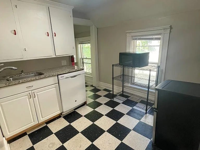 310 E William St — Photo 26