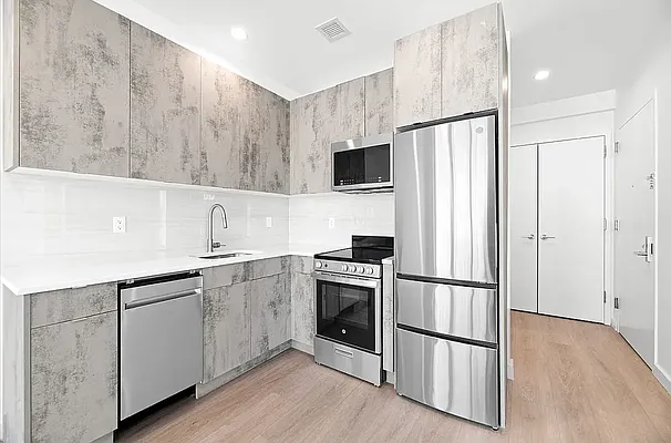 Rented by Living New York | media 13