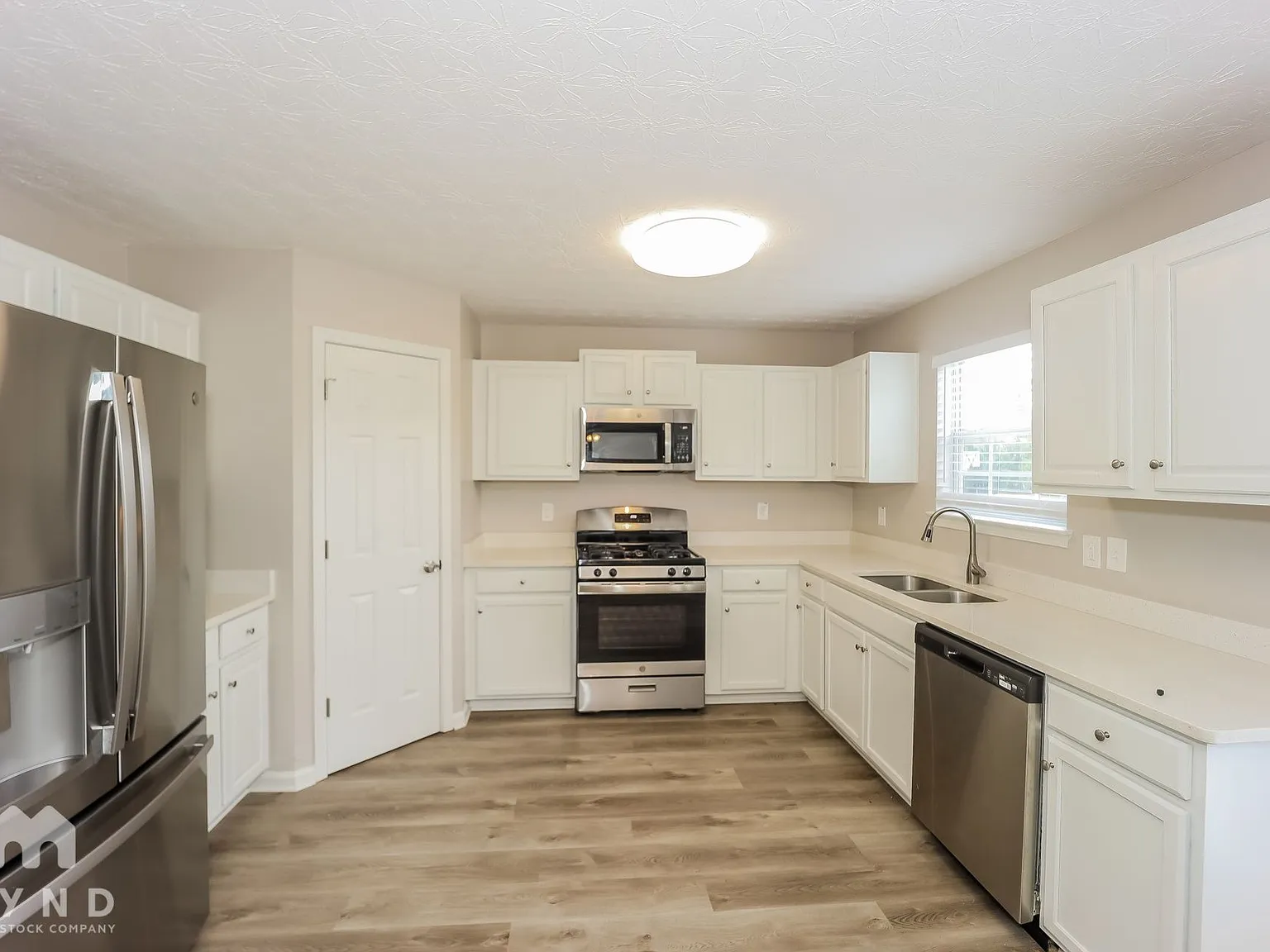 4 bed, 3.0 bath, 2668 sqft, $2,465 — Photo 4