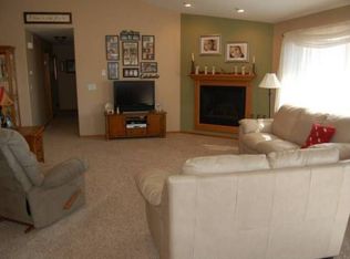 127 Charlotte Dr, Lake Crystal, MN 56055
