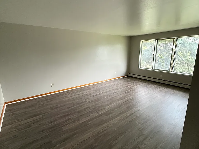 574 S Transit St #8 — Photo 3
