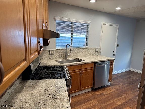 5th image of 5409 Dwight Ave