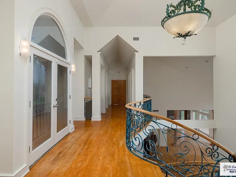 3201 Lazy Lake Dr — Photo 32