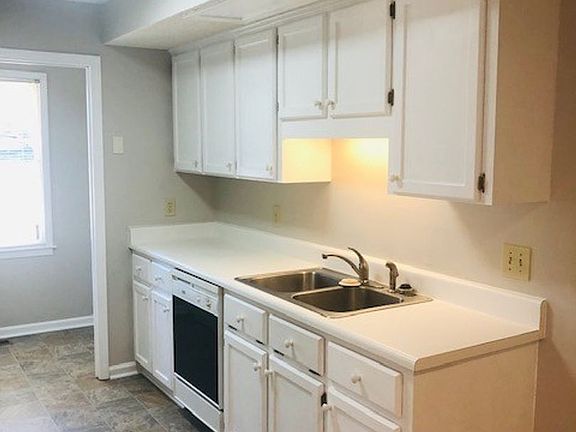 5th image of 203 Wildwood Dr #B