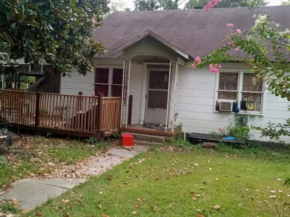 210 Renaldi Street, Elizabethtown, NC 28337