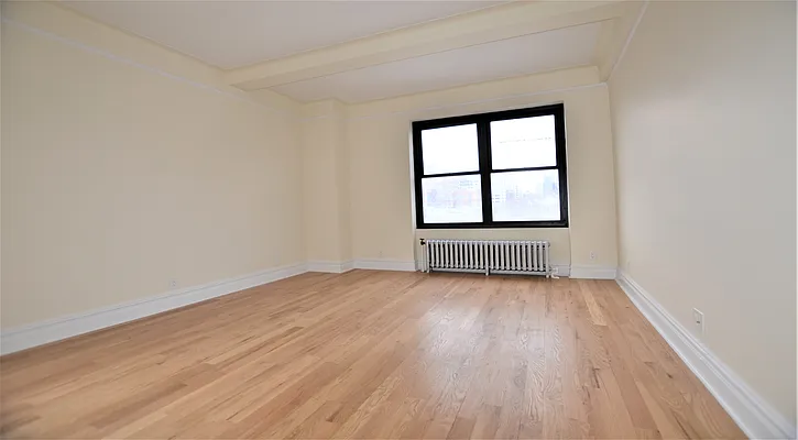 Rented by Manhattan Realty Group | media 9