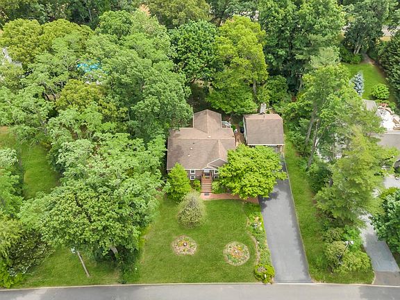 4th image of 50 Soundview Drive