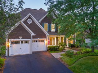 2563 Clara Ave, Aurora, IL 60502