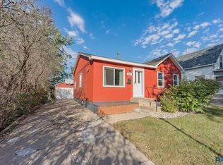 1017 N Duluth Ave, Sioux Falls, SD 57104