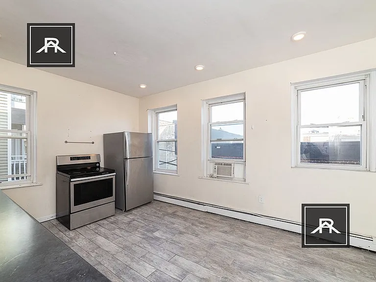 23 Chester St #4 — Photo 3