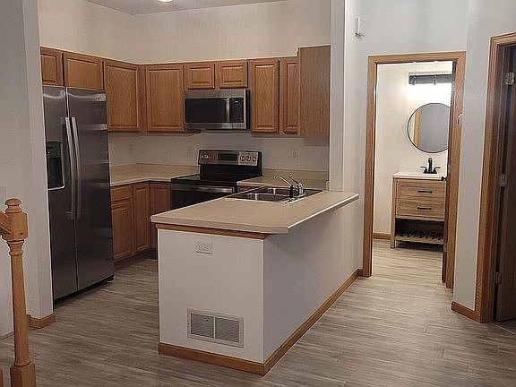 4th image of 660 Kingfisher Ln APT K