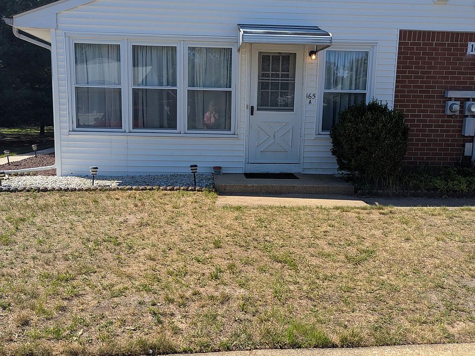 1st image of 165 A Columbine Avenue