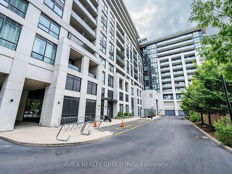 8 Trent Ave #704 — Photo 2
