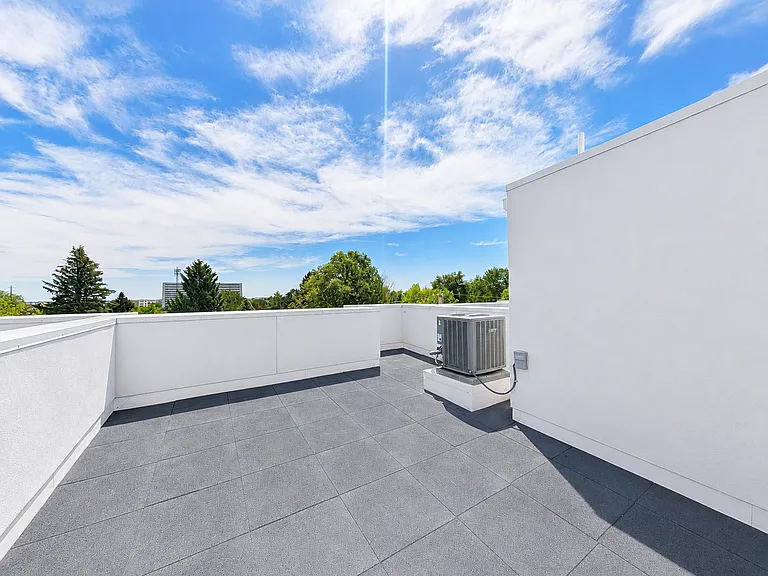 3833 N Newport St — Photo 20