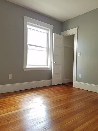 98 Topliff St Photo 1