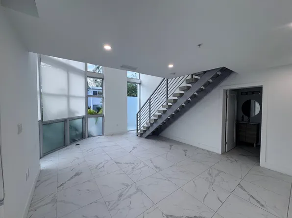 7645 Carlyle Ave, Miami Beach, FL